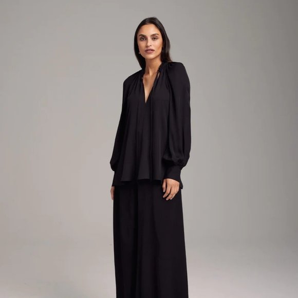 VOZ SIZE LARGE /L BISHOP SLEEVE BLOUSE, SILK GEORGETTE, IN BLACK Retail $395 - Picture 1 of 13